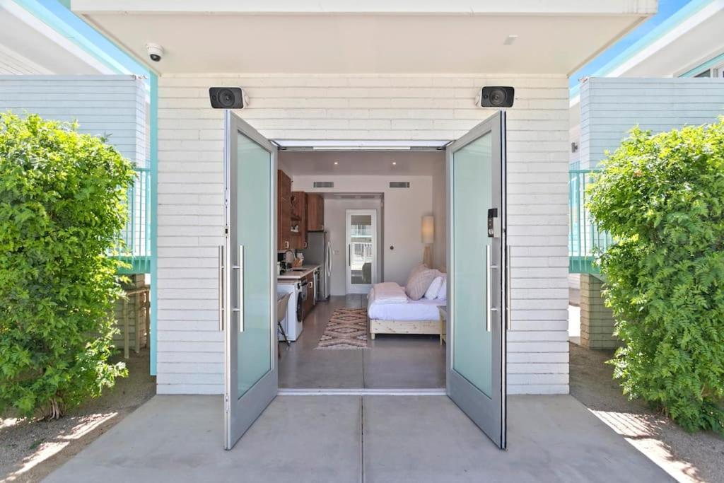 Apartemen Funky Pool Side In Dtphx *